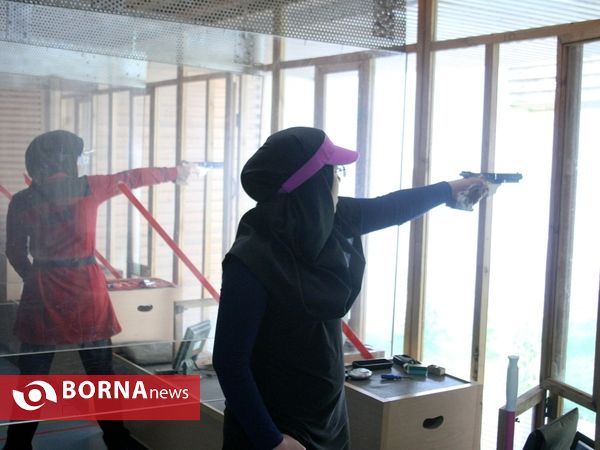 بازدید معاون وزیر ورزش از آکادمی فوتبال و سالن تیراندازی مجموعه ورزشی آزادی