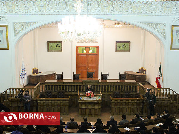 نشست خبری رئیس مجلس شورای اسلامی