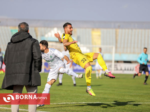 دیدار تیم‌های فوتبال آلومینیوم اراک _ فجر شهید سپاسی شیراز