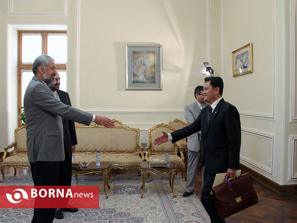 دریافت استوارنامه سفرای اسلوونی و کامبوج