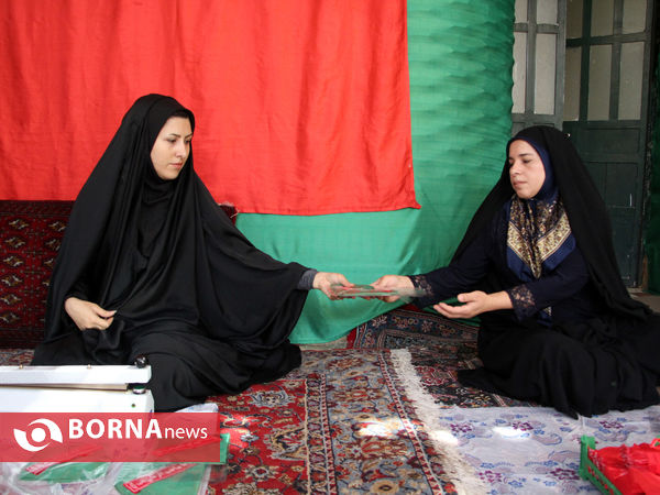 بسته بندی لباس های مراسم شیرخوارگان حسینی در شیراز