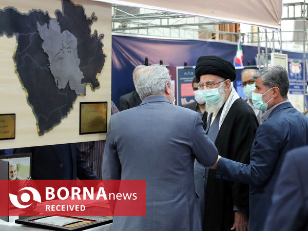 بازدید رهبر انقلاب از نمایشگاه توانمندی‌های صنعتی