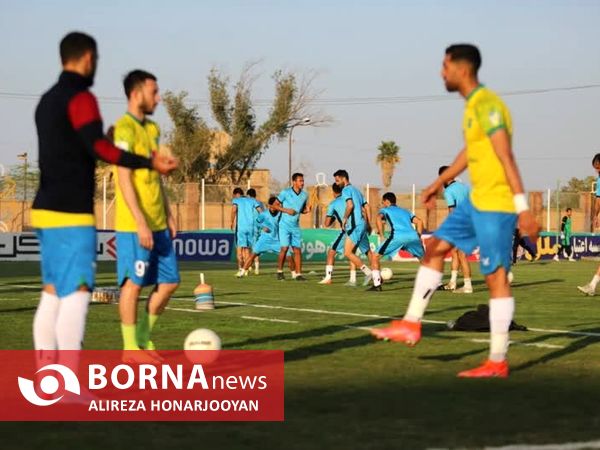 در حاشیه دیدار تیم های فوتبال صنعت نفت  - تراکتور