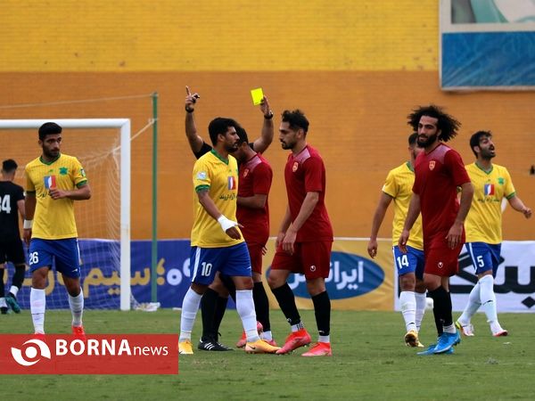 دیدار تیم های فوتبال صنعت نفت - پدیده