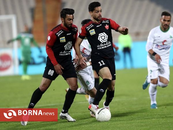 دیدار تیم های فوتبال  پرسپولیس - ماشین‌سازی