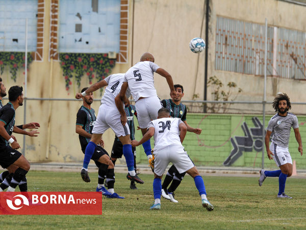 دیدار تیم های قشقایی شیراز و استقلال ملاثانی