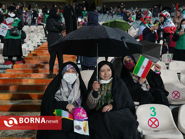 در حاشیه ورزشگاه آزادی پیش از دیدار ایران و عراق - ۲