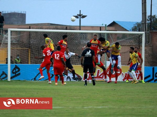 دیدار تیم های فوتبال صنعت نفت - فولاد