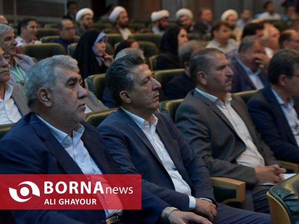 دیدار فعالان اقتصادی و نخبگان استان آذربایجان غربی با معاون اول رئیس جمهور