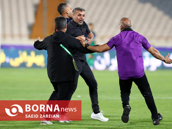 دیدار تیم های استقلال تهران - صنعت نفت آبادان