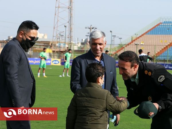 در حاشیه دیدار تیم های فوتبال صنعت نفت - شمس آذر قزوین