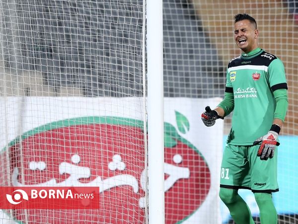 دیدار تیم های فوتبال پرسپولیس -  گل‌گهر