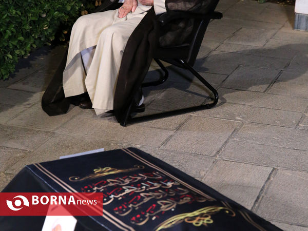 قرائت نماز رهبر انقلاب بر پیکر آیت‌الله حسن‌زاده آملی