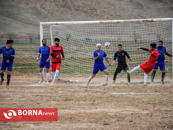 مسابقات فوتبال در روستا