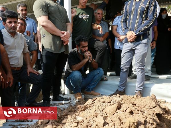 خاکسپاری جانباختگان متروپل در قطعه ورزشکاران بهشت رضای آبادان