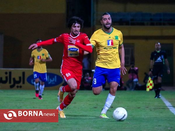 دیدار تیم های فوتبال صنعت نفت - پرسپولیس