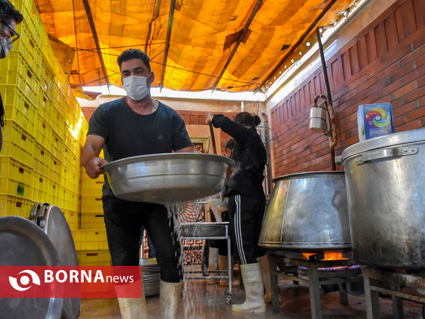 سفره‌دار مجلس حسین(ع)