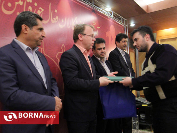 آیین تجلیل از خبرنگاران و عکاسان حوزه تامین اجتماعی در شیراز