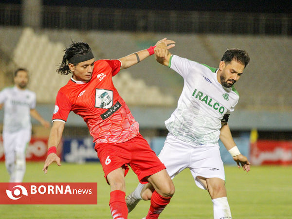 دیدار تیم های فوتبال آلومینیوم اراک-تراکتور سازی تبریز