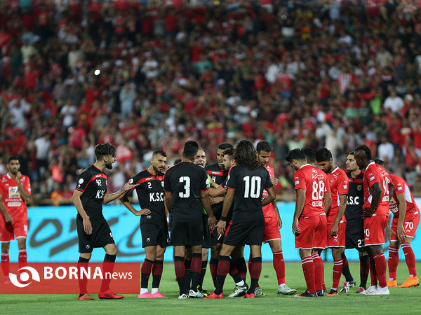 دیدار تیم های فوتبال پرسپولیس و فولاد خوزستان