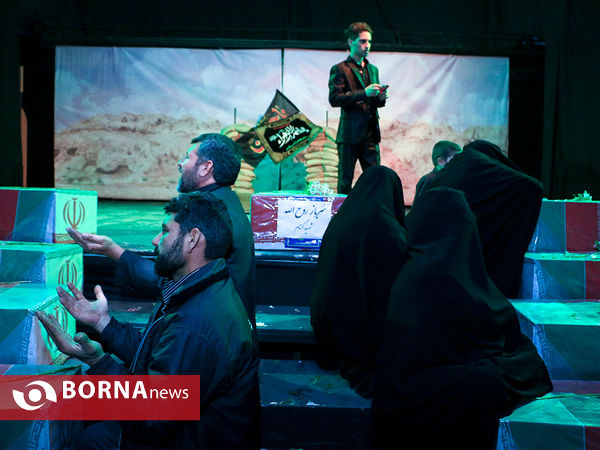 نخستین دیدار خانواده های هشت شهید دفاع مقدس با پیکر مطهر شهدایشان