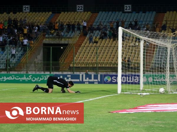 دیدار تیم های فوتبال صنعت نفت - نساجی