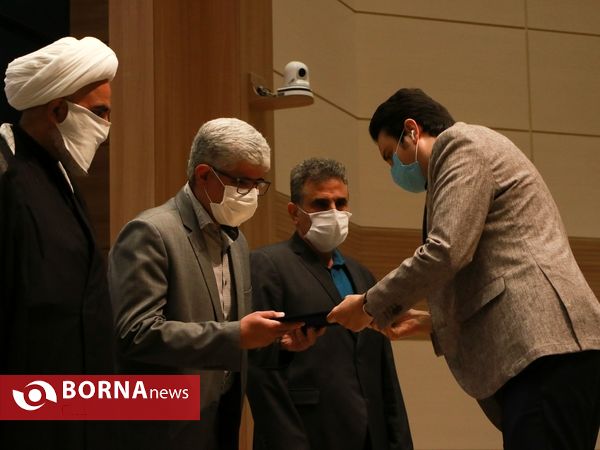 آیین نکوداشت پزشکان جبهه مبارزه با کرونا آبادان