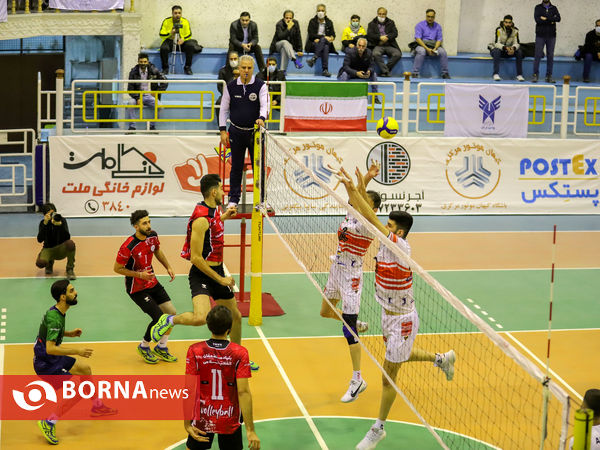 دیدار تیم های والیبال کیهان موتور اراک - آیدانه چالدران