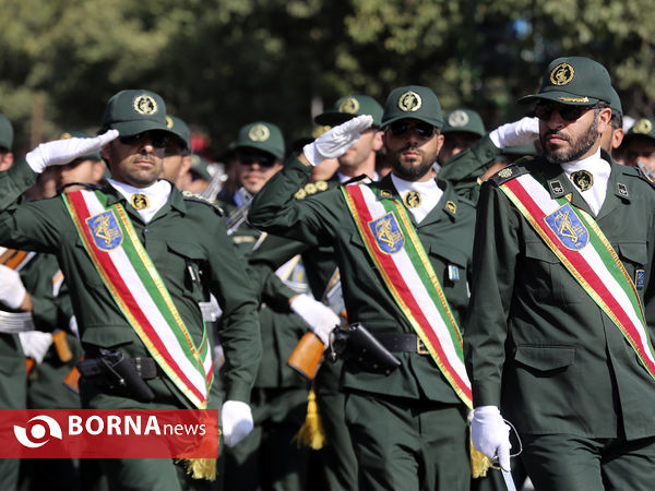 رژه نیروهای مسلح فارس به مناسبت آغاز هفته دفاع مقدس