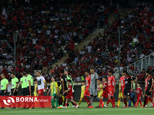 دیدار تیم های فوتبال پرسپولیس و فولاد خوزستان