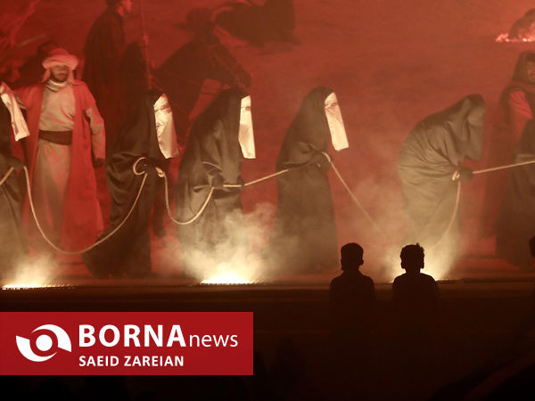 نمایش میدانی «تنهاتر از مسیح»