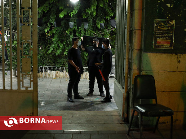 عزاداری شب اول محرم در محله دروازه شمیران تهران