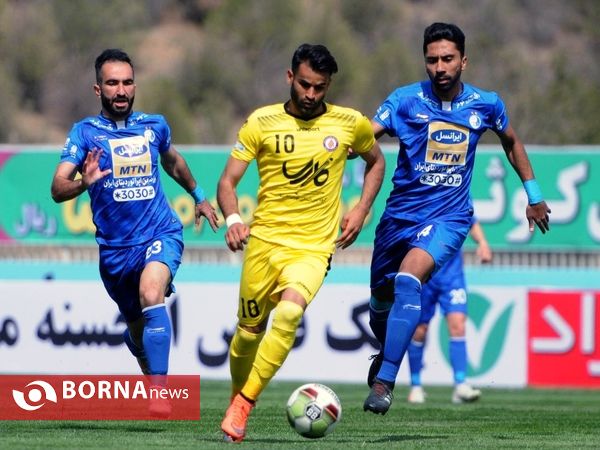 دیدار تیم های فوتبال نفت تهران- استقلال
