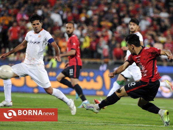 دیدار تیم های فوتبال نساجی - مس کرمان