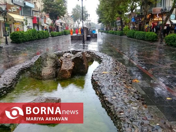 اولین بارش باران پاییزی در رشت _ مهرماه 1401