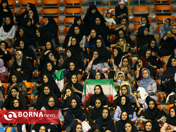 در حاشیه روز نخست لیگ جهانی والیبال