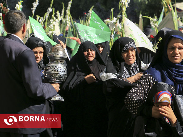 گلباران حرم مطهر رضوی به مناسبت آغاز دهه کرامت