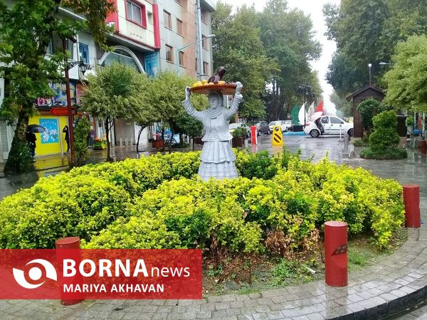 اولین بارش باران پاییزی در رشت _ مهرماه 1401