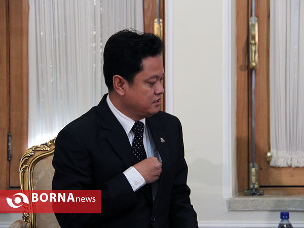 دریافت استوارنامه سفرای اسلوونی و کامبوج