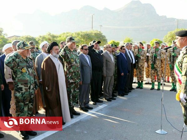 برگزاری مراسم رژه روز ارتش  در خرم آباد