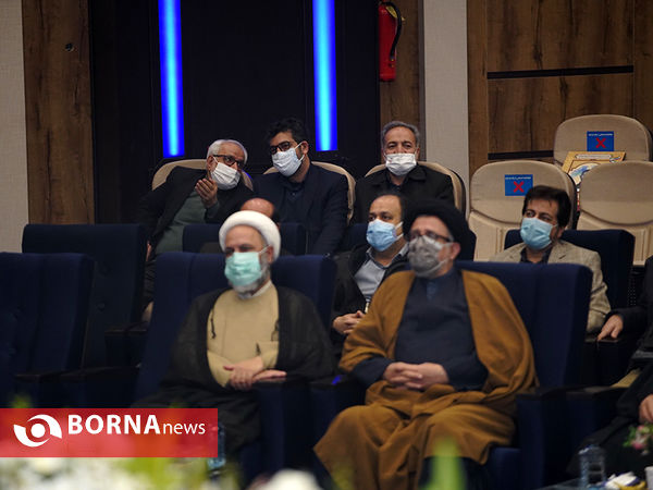 همایش تجلیل از هنرمندان وزارت دفاع و پشتیبانی نیروهای مسلح